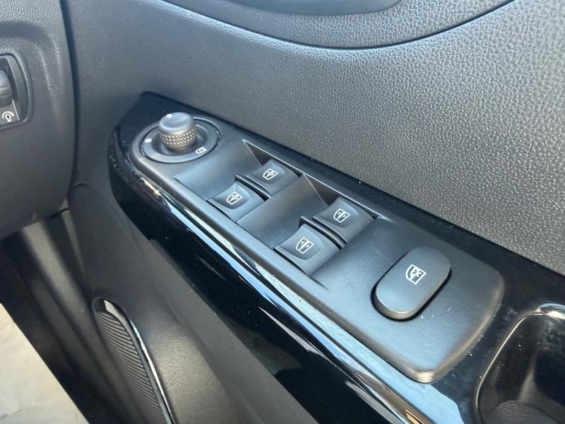 Used Renault Captur NA17CUJ 29