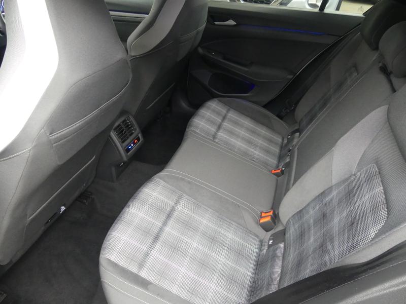 Volkswagen Golf Photo b004f91e-45d6-4cc6-94d8-e4b50d740355.jpg