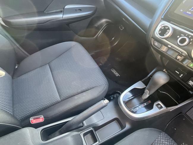 Honda Jazz Photo b005b677-ac1f-4b3c-b441-9fc7a20f5d5b.jpg