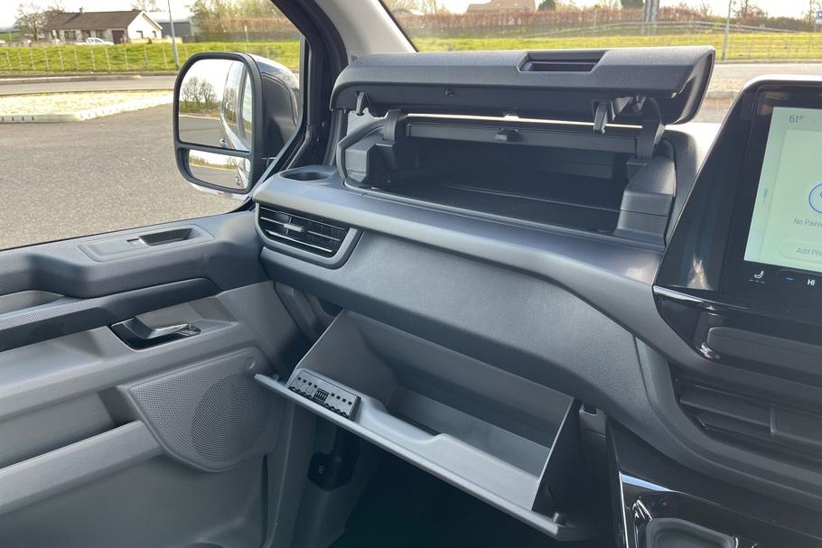 Used Ford TRANSIT CUSTOM L2DCIVSPORT1 28