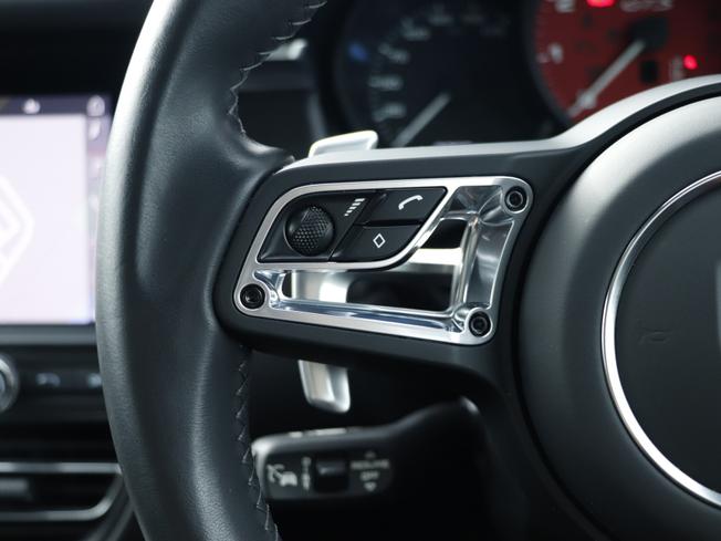 PORSCHE Macan Photo 17