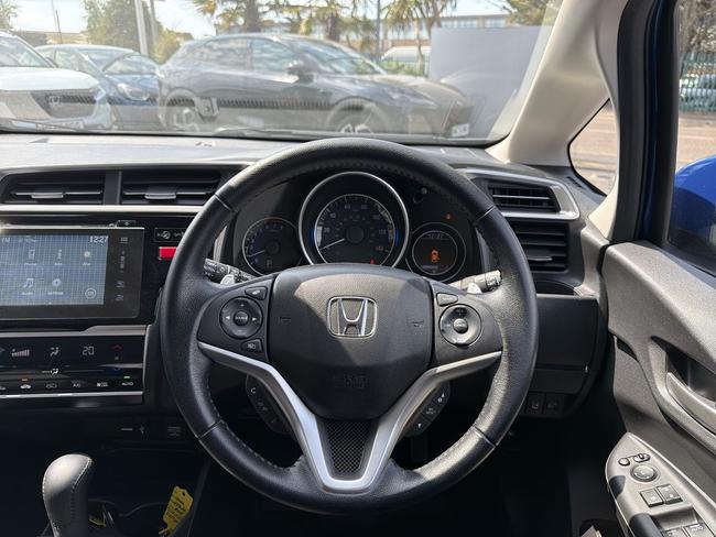 Honda Jazz Photo b012bef3-1f14-40c7-b679-b637846e68c8.jpg
