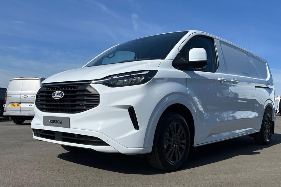 Ford TRANSIT CUSTOM Photo b01bd5ba-3378-4703-995a-51641bab5f11.jpg