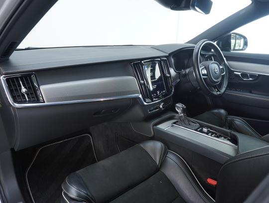 Volvo V90 Photo b022e39d-aa68-4a40-8ecc-15cca2646350.jpg