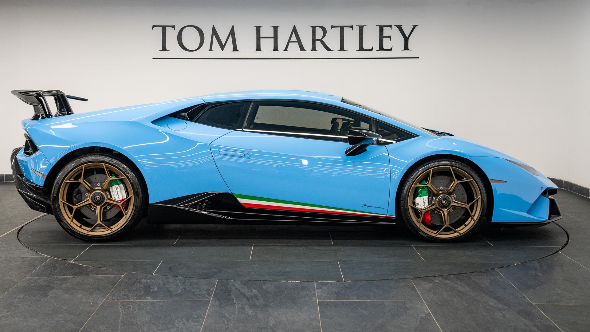 LAMBORGHINI Huracan Photo b02cd25d-8af2-4ab3-8fe3-d67e037977dd.jpg