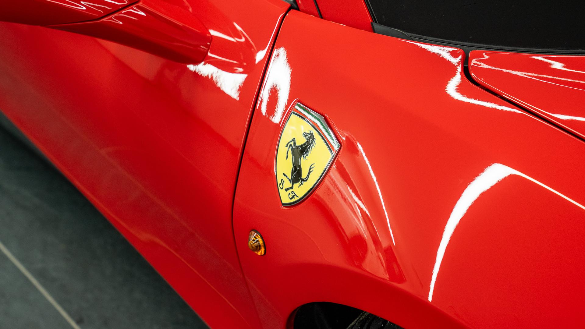 Ferrari 488 Photo b031c0e4-5d04-4498-a0f5-d75159f23679.jpg