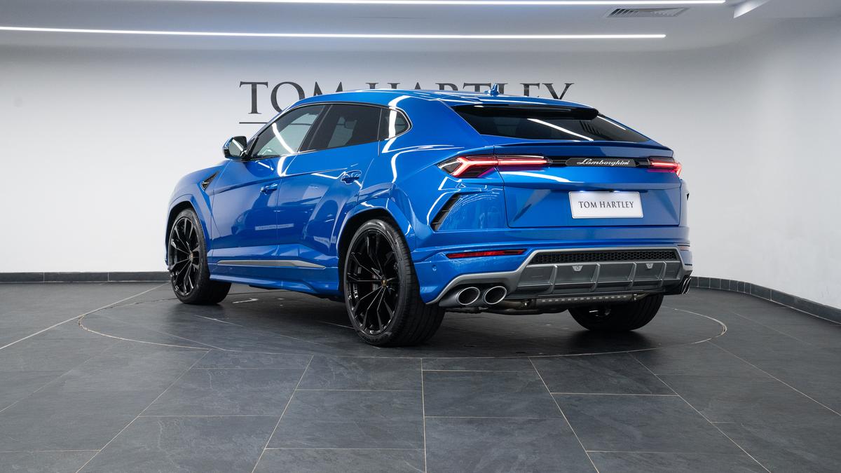 Used 2022 Lamborghini Urus  V8 £269,950 100 miles Blue Eleos | Tom  Hartley