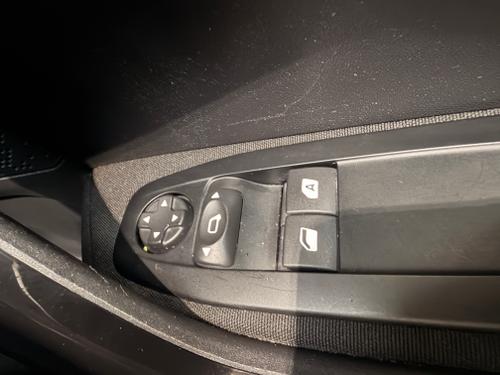 Peugeot 208 Photo b03efd60-316a-439f-9f55-a5d728baa8ed.jpeg