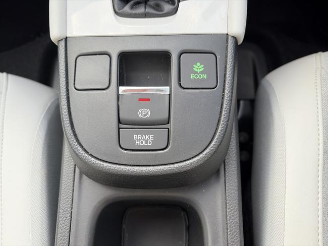 Honda Jazz Photo b045acd8-de5a-4b69-895d-4fc45bfb9447.jpg
