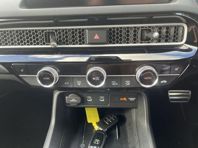 Honda Civic Photo b049fc3f-783e-4799-8375-6ffb39e4e690.jpg