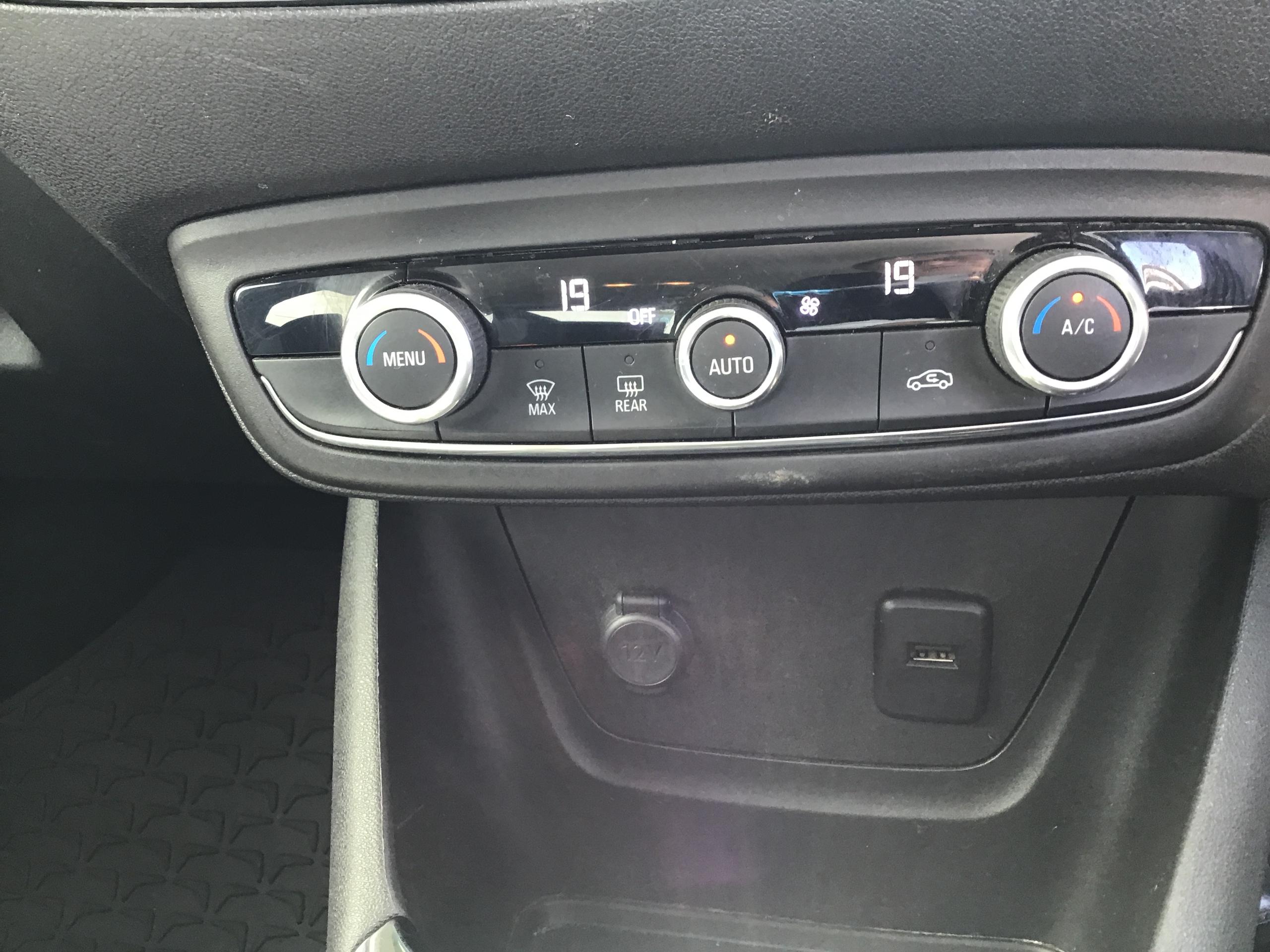 Vauxhall Crossland X Photo 15