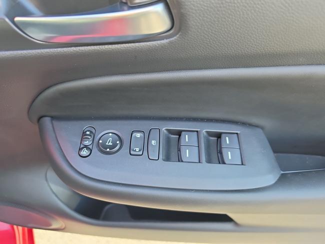 Honda Jazz Photo b05a0450-5689-4ff3-9c63-07ae28a3daf5.jpg