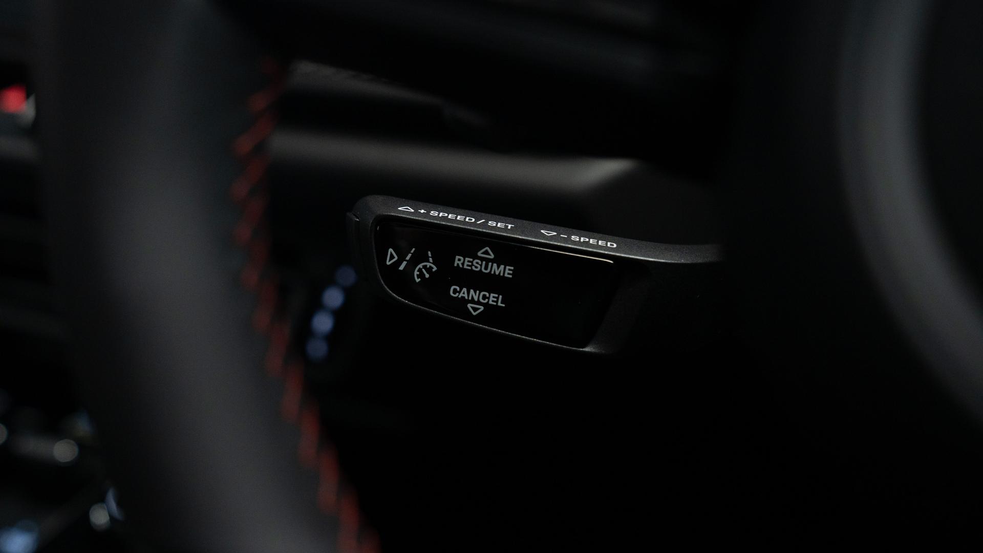 Porsche 911 Photo b0621ab7-8e7f-49a8-804b-14c5e91bdfb3.jpg