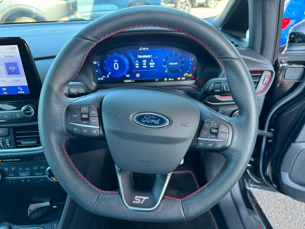 Ford Fiesta Photo b066d293-8a38-4f78-9f68-38d940a626a4.jpg