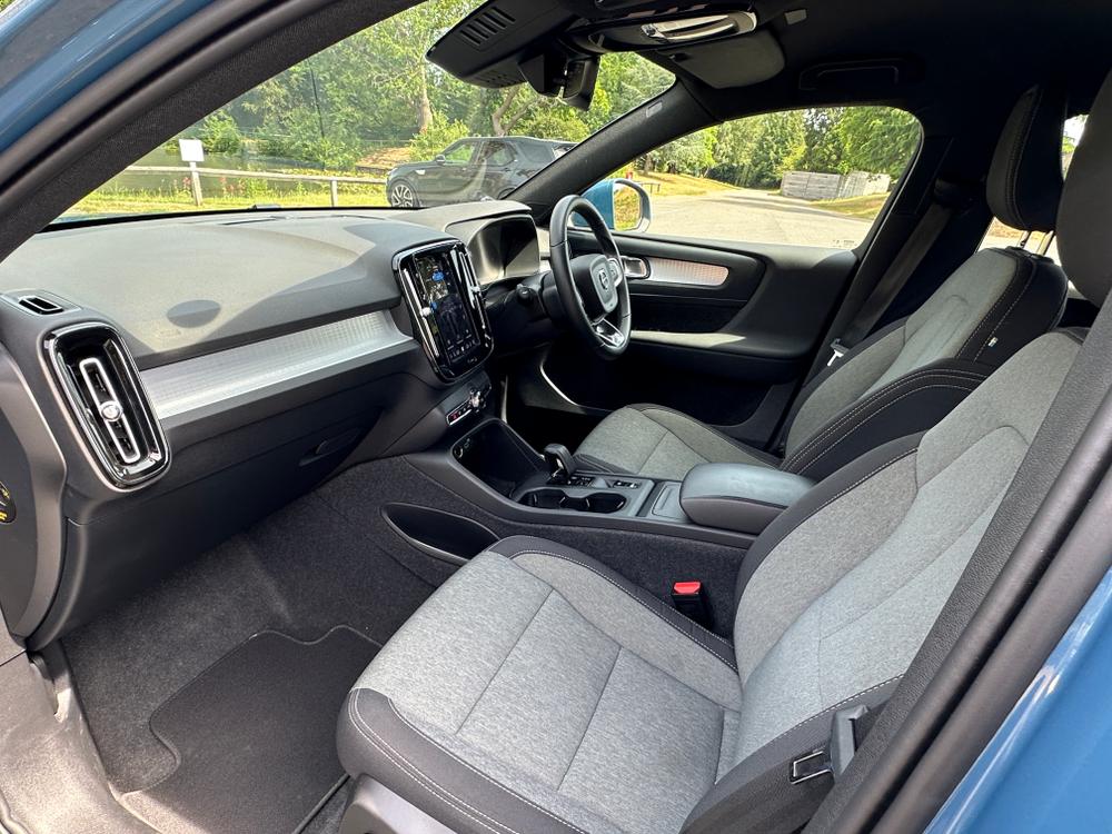 Used Volvo XC40 WG73OGE 23