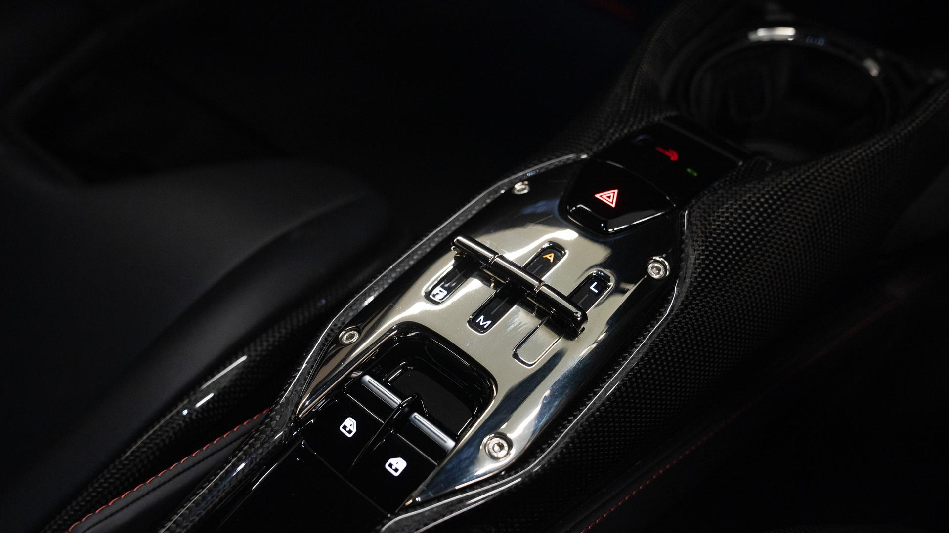 Ferrari SF90 Photo b0784e8a-ef5b-4b22-b07e-3384375ac9d6.jpg