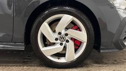 VOLKSWAGEN Golf Photo 5