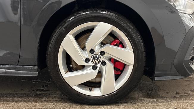 VOLKSWAGEN Golf Photo 5