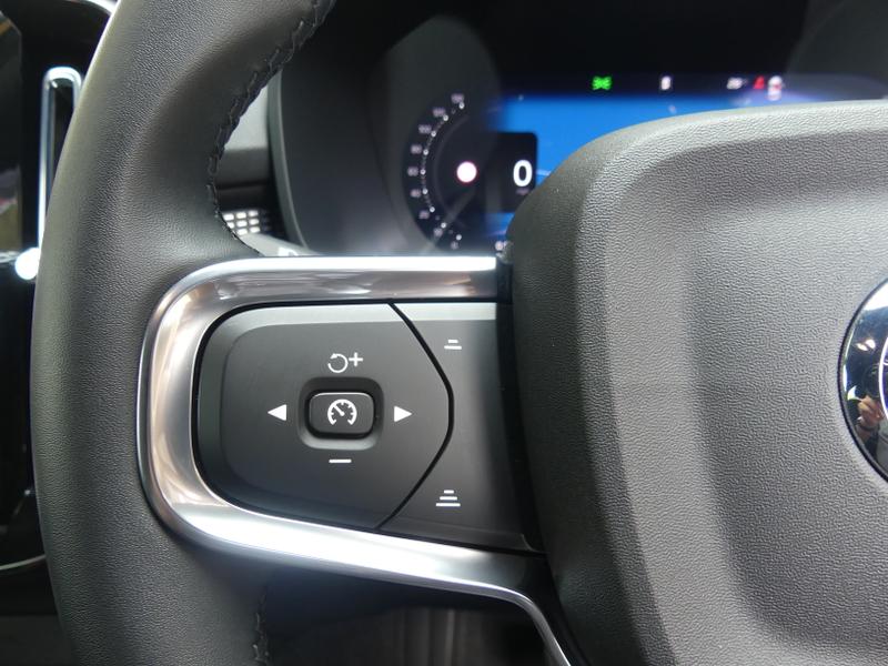 Volvo XC40 Photo b0808b0c-a69b-46fb-8198-1f87f67647c2.jpg