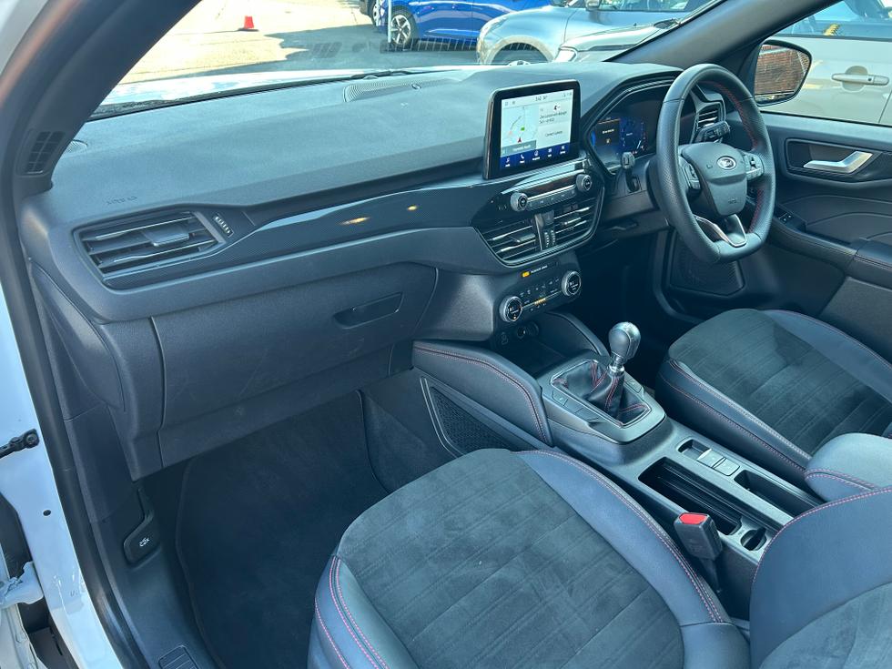 Ford Kuga Photo b08d646e-135b-4d3f-bfe2-afe78ab87c20.jpeg