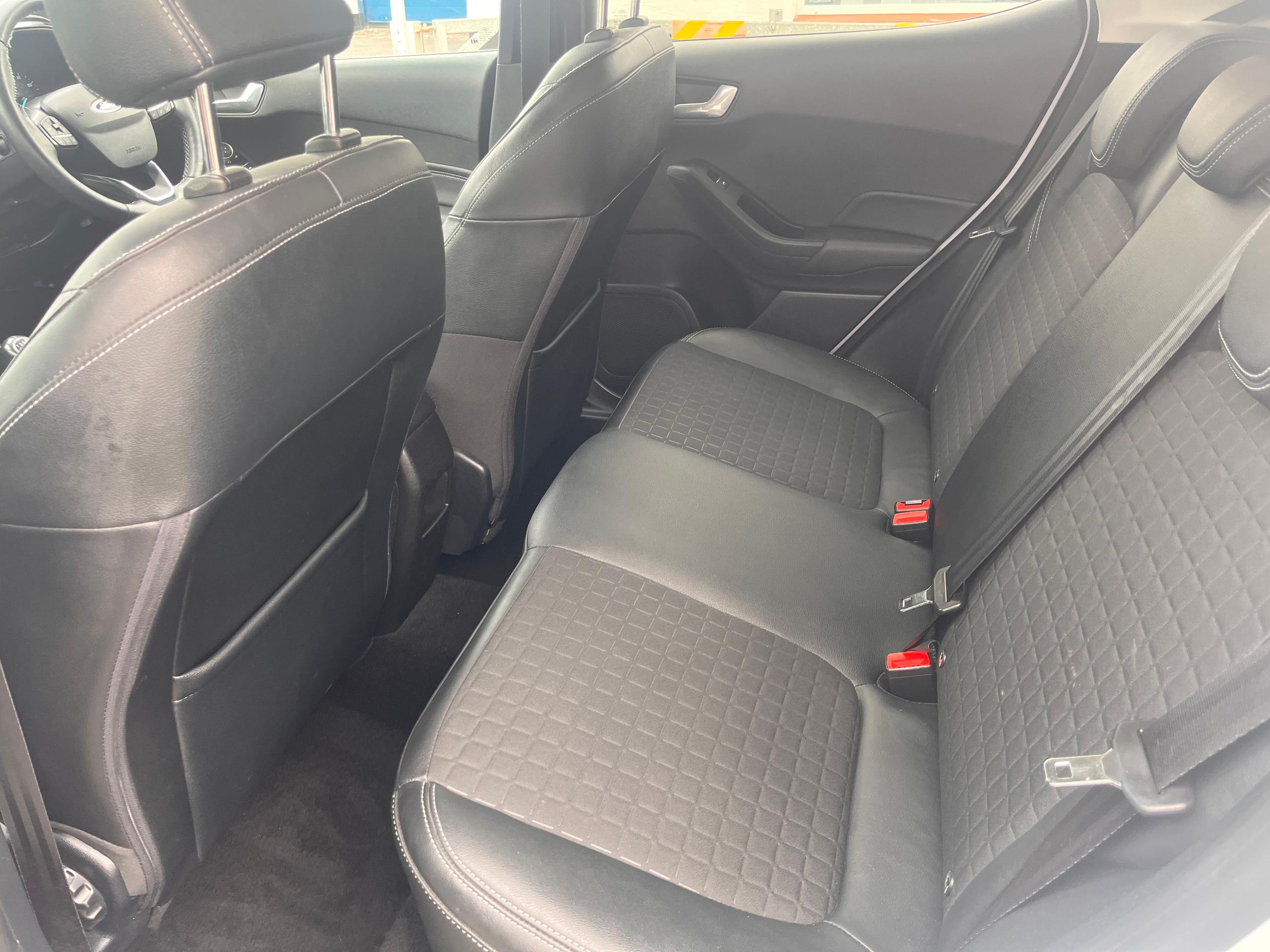 Used Ford FIESTA WN19HHE 29