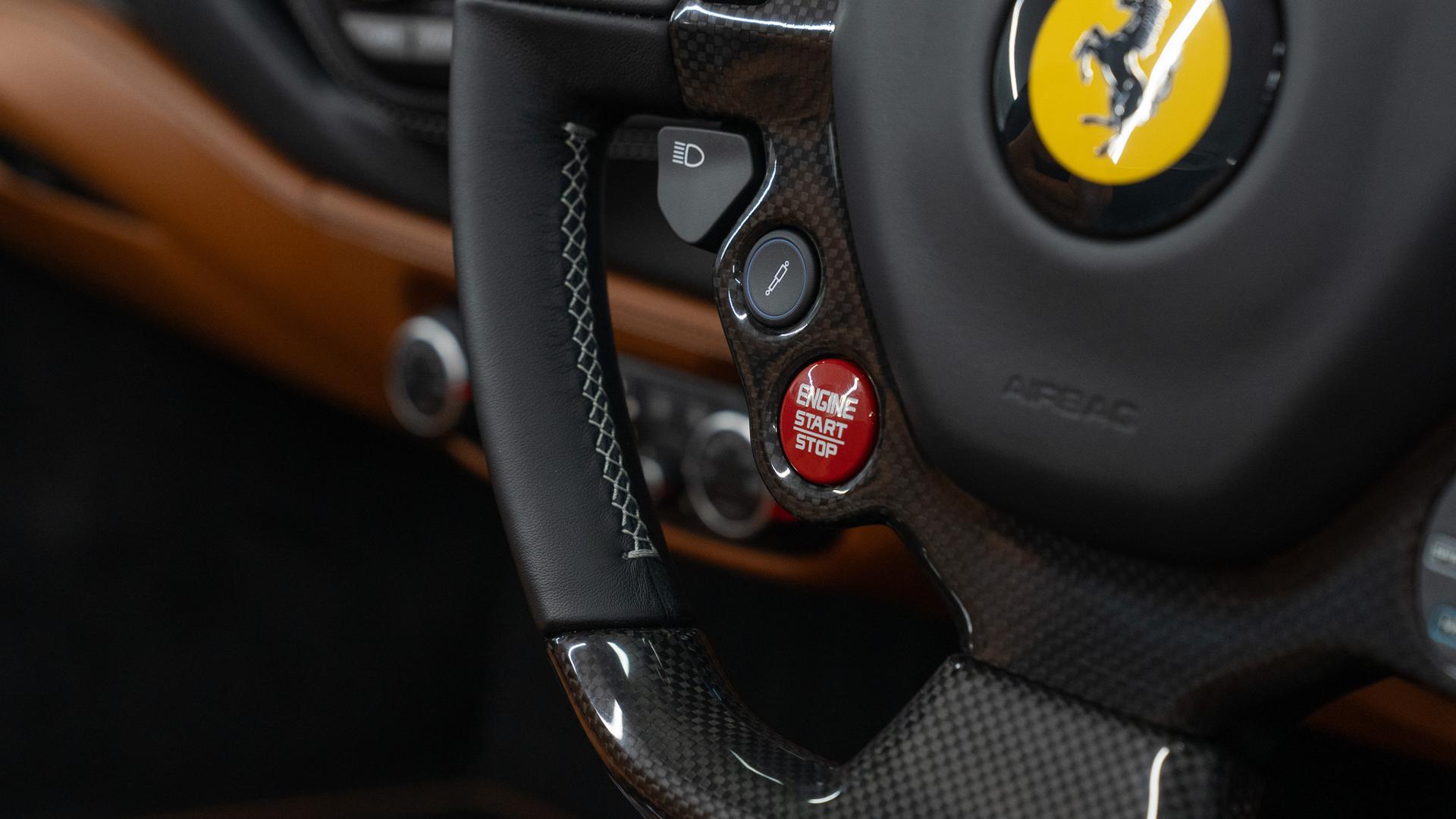 Ferrari 488 Photo b095ae01-f6b0-4209-9753-65c9045c6692.jpg