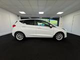 Ford Fiesta Photo 8