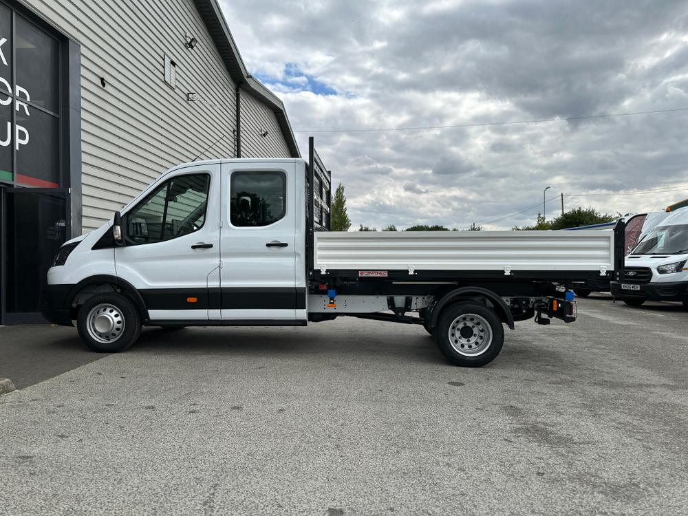 Ford Transit Photo b09c5e18-db2f-453f-88f5-239f588c70f5.jpg