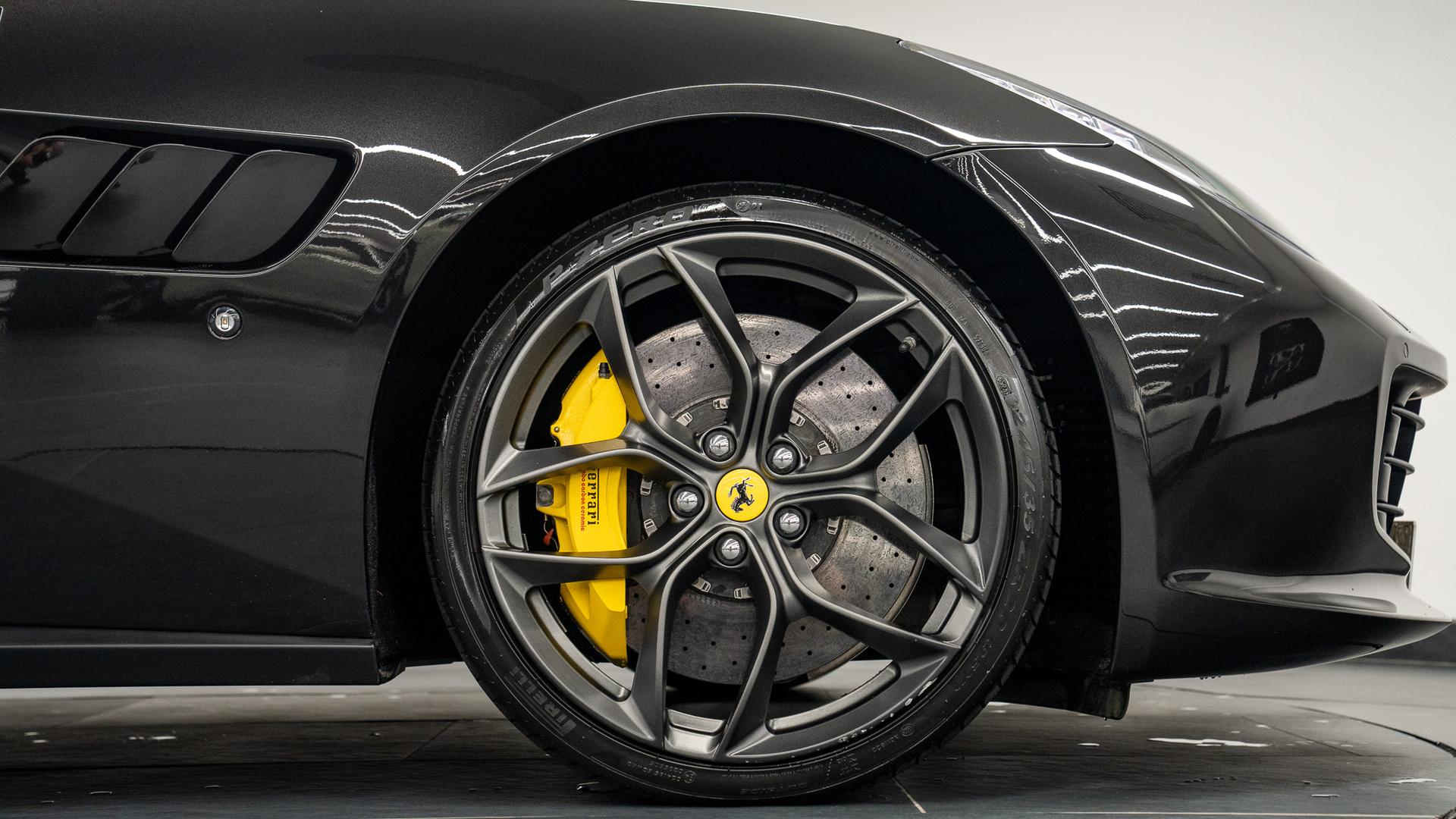 Ferrari GTC4 Lusso Photo b0a577ef-6a8a-48eb-acbf-749212d16a7d.jpg