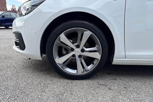 PEUGEOT 308 Photo 26
