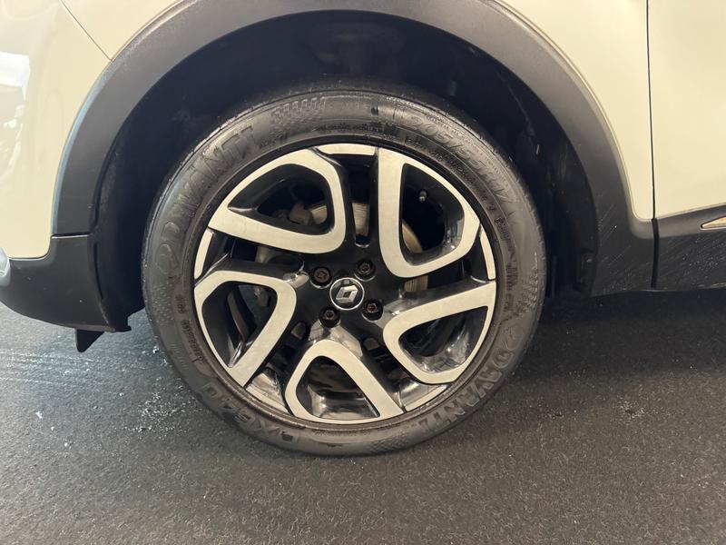 Renault Captur Photo b0b4b0ab-8f92-4783-a995-1544c43f5eb3.jpg