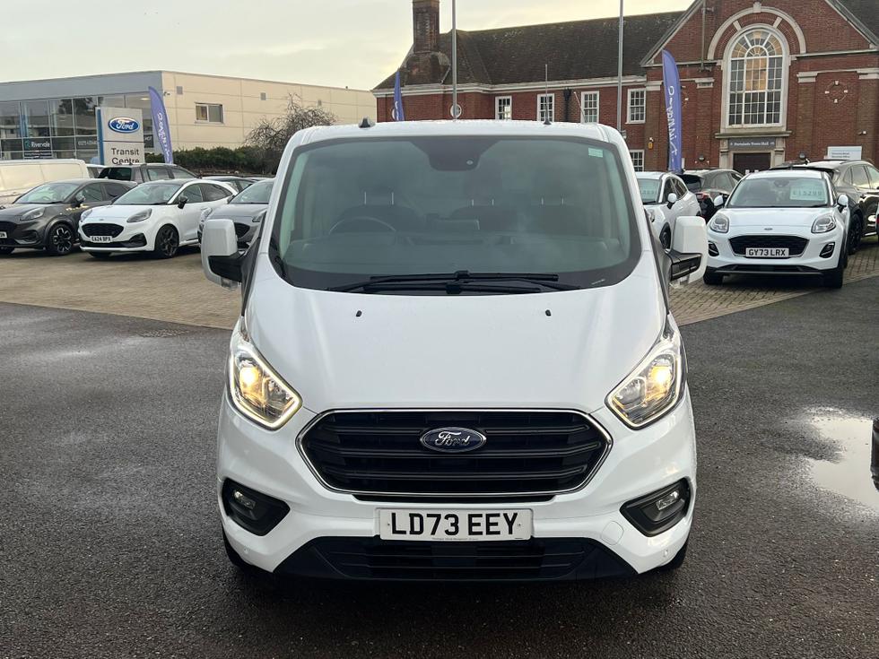 Ford Transit Custom Photo b0cc4695-a6ad-4a06-a789-42f204978419.jpg