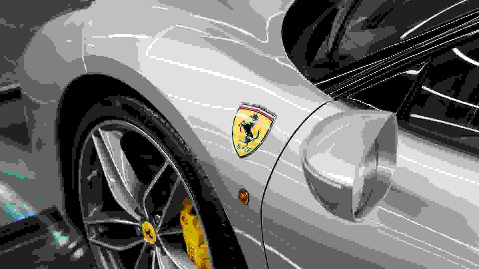 Ferrari 488 Photo b0d7f35c-0fdc-45f0-aef4-5e00ba177b28.jpg