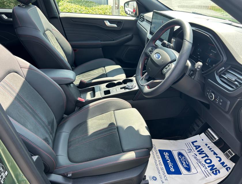 Ford Kuga Photo b0eaa33b-533b-4e6f-99b1-a0b693d662b3.jpg