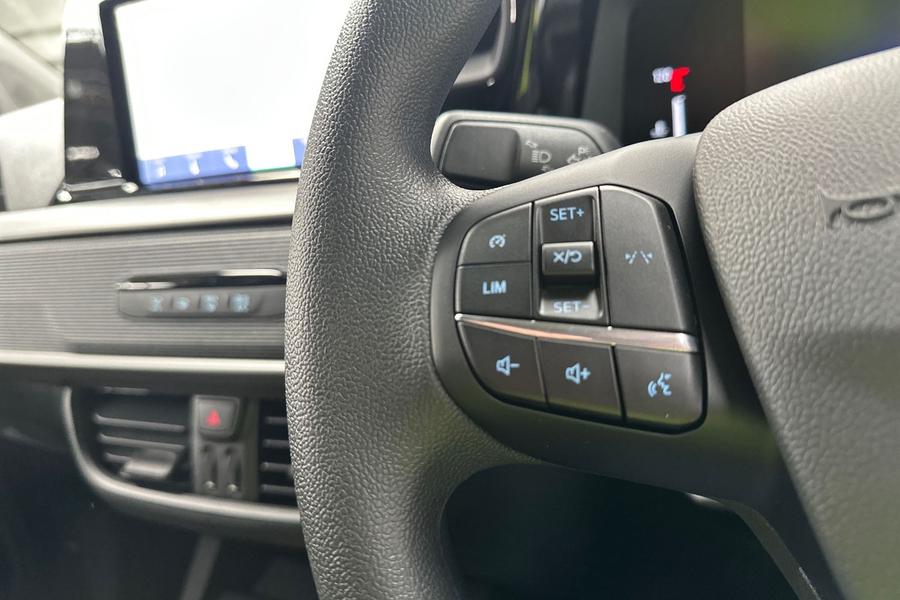 Ford TRANSIT COURIER Photo b0f7c134-f31f-4741-9bd2-8cd15756b17c.jpg