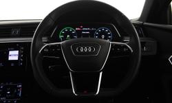 Audi Q8 Photo 8