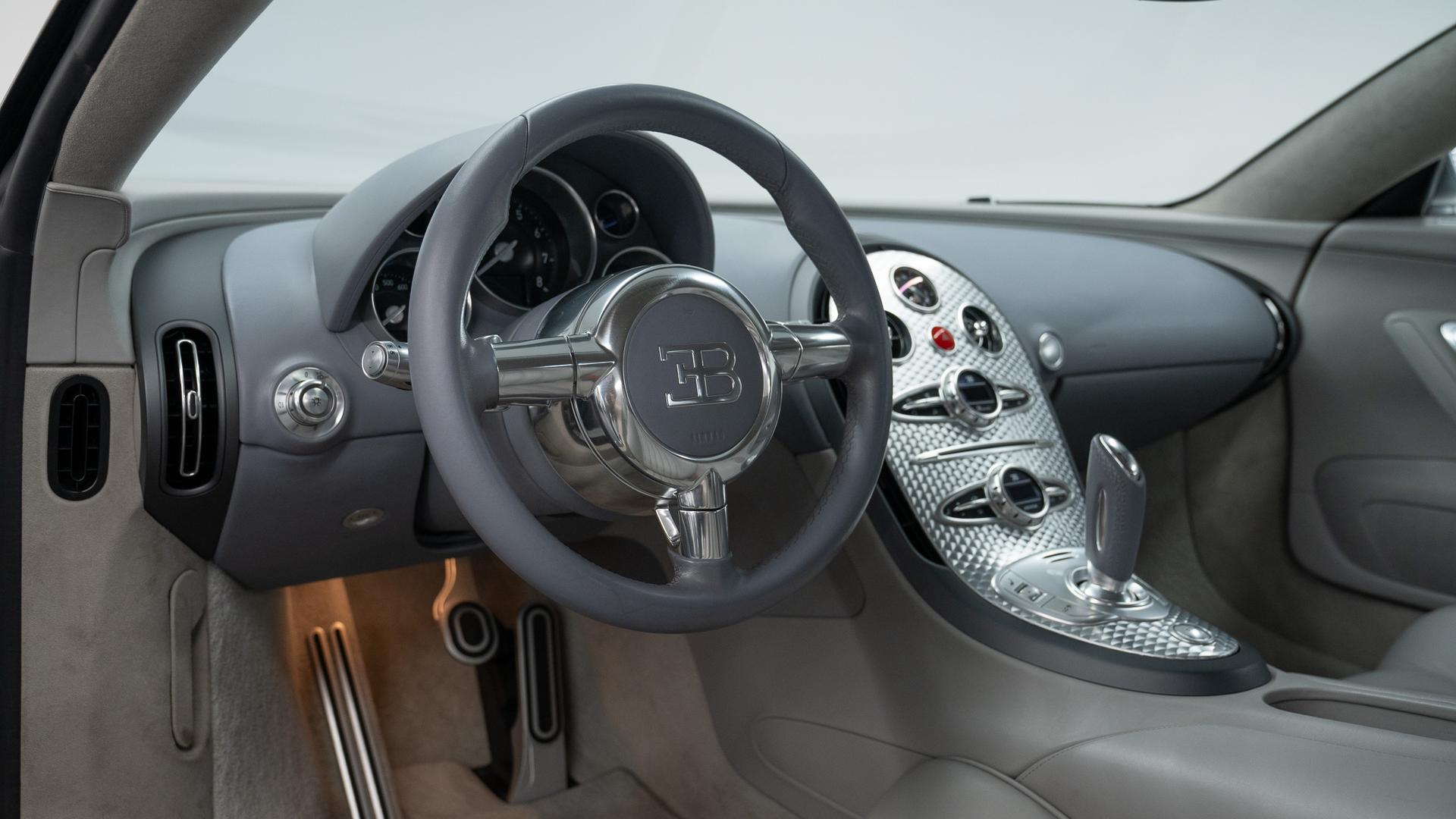 Bugatti Veyron Photo b101a15f-d063-434c-8094-e25b48626321.jpg