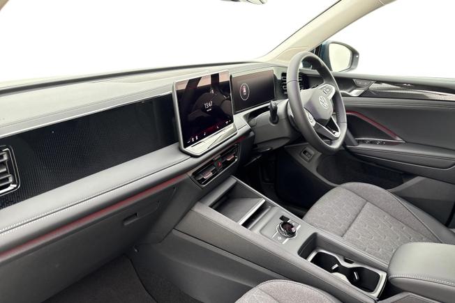 VOLKSWAGEN  Tiguan  Photo 2