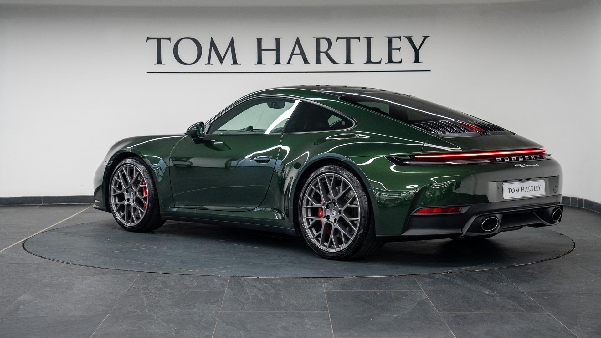 Porsche 911 Photo b10f00c1-46b8-4978-9a03-0c223ed8dc9b.jpg