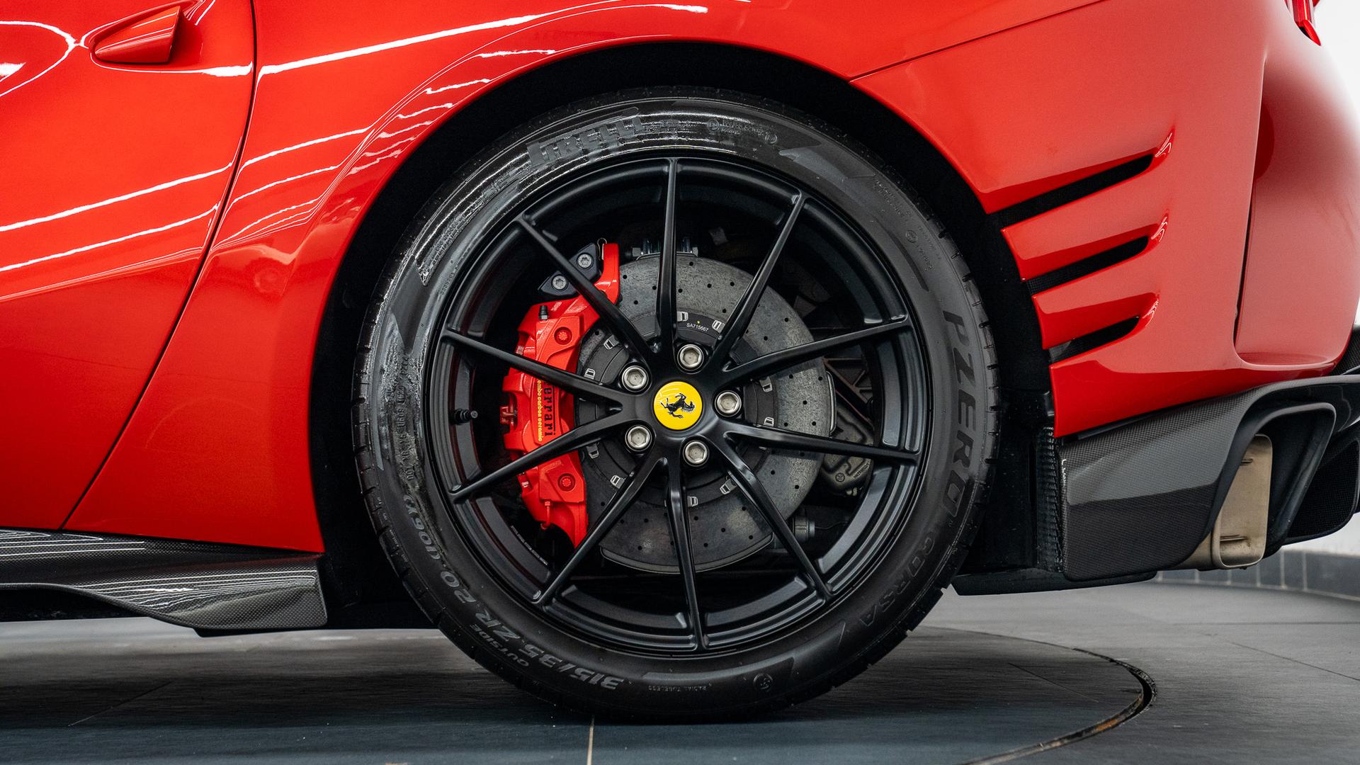 Ferrari 812 Photo b11022f2-541f-4ac4-8987-ed2f0f0b7da6.jpg