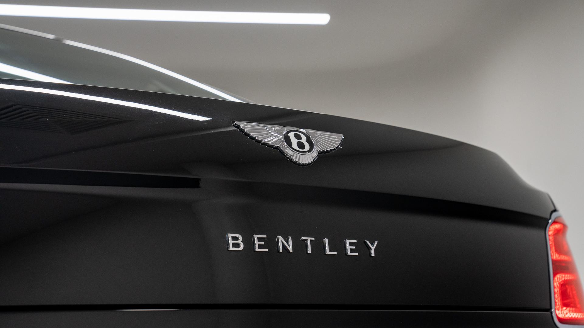 Bentley Continental Flying Spur Photo b119a0bc-eb33-4216-9919-8e2ffd88d7d3.jpg