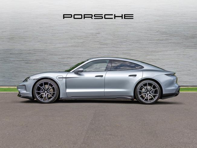 PORSCHE Taycan Photo 5