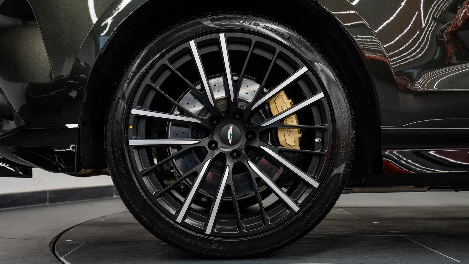 Aston Martin DBX Photo b126a560-6775-44aa-a551-43573f0d5e8c.jpg