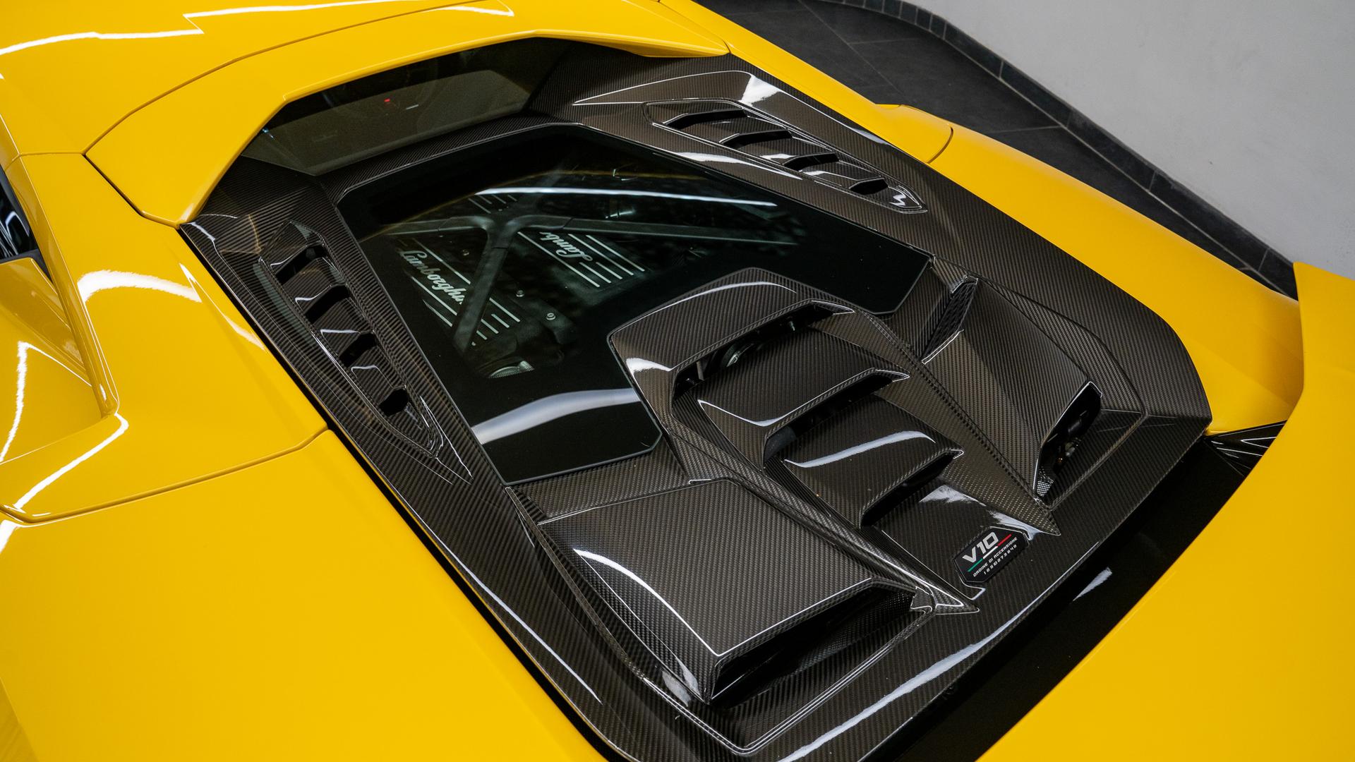 LAMBORGHINI Huracan Photo b1270d1d-e1f2-4f68-8bb6-48f6d06e6a30.jpg