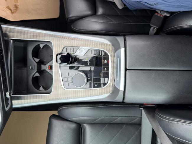 BMW X5 Photo b12d5ce4-43b6-48ca-b7be-01ed015d19f3.jpg