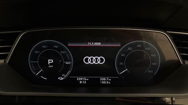 Audi Q8 e-tron Photo 9