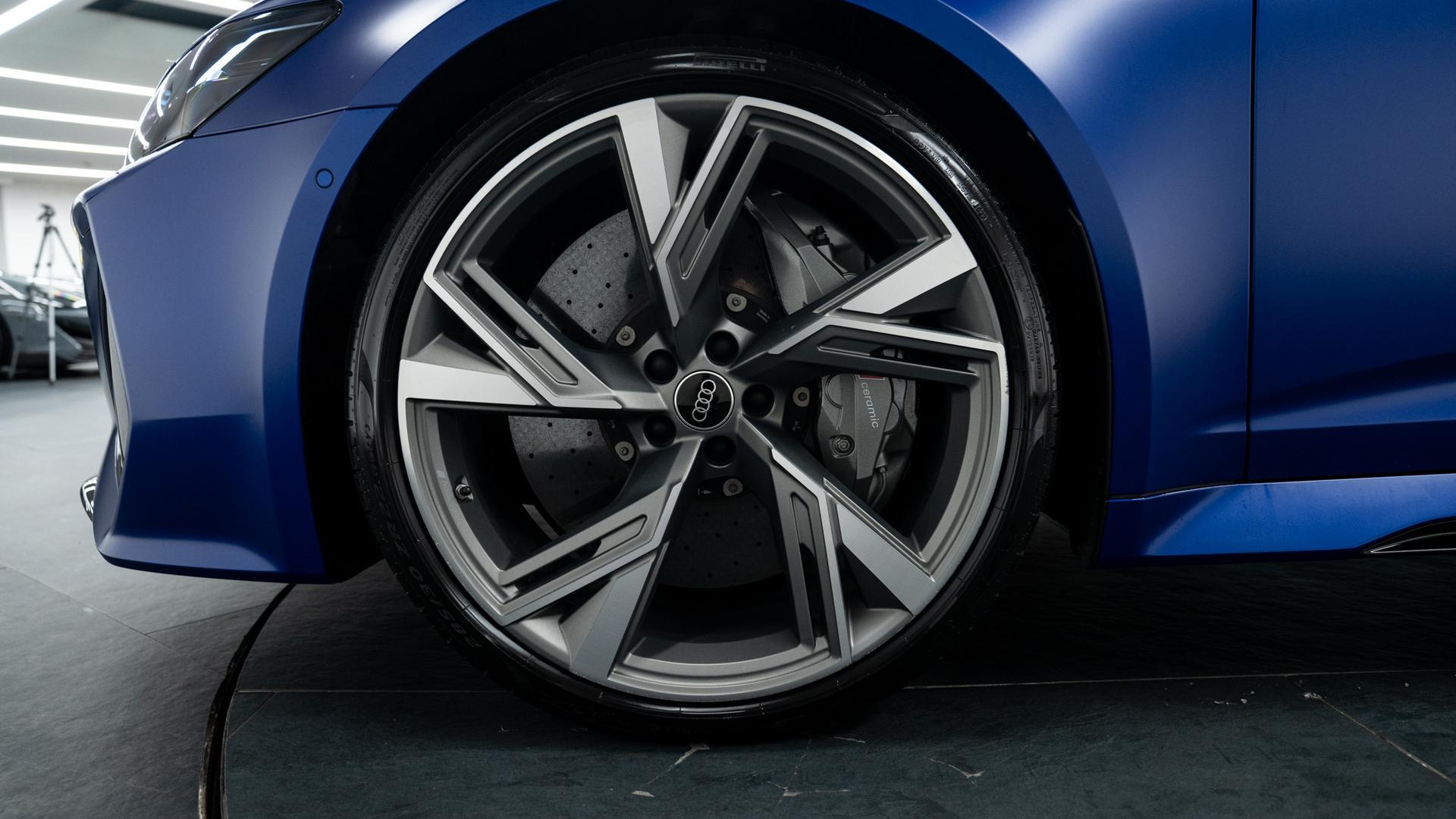 Audi RS6 Avant Photo b159dfc8-fec9-4c68-995e-4654abc79a5c.jpg