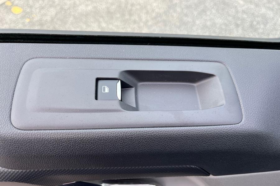 Ford TRANSIT CUSTOM Photo b159f10d-3c7f-47f6-9acc-abaab8eb4dca.jpg