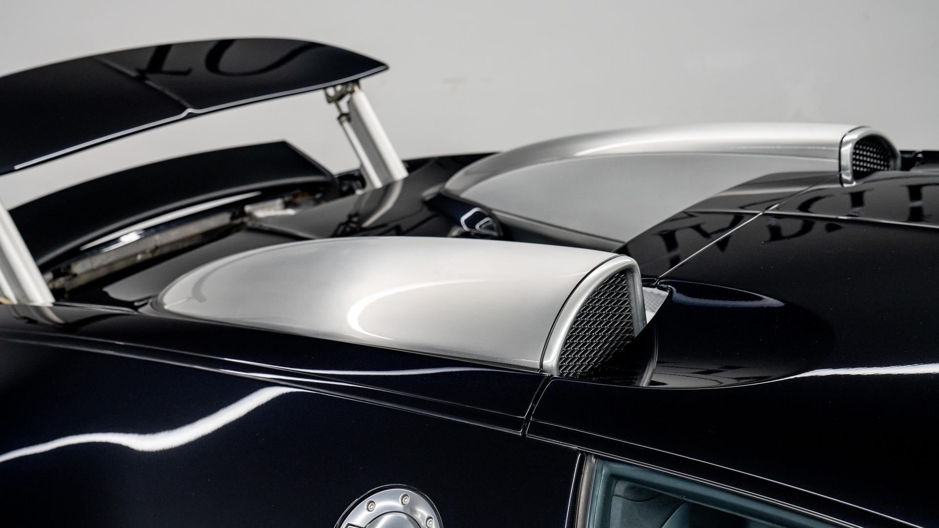 Bugatti Veyron Photo b1660364-cef5-4746-a75e-2a21e1d42f80.jpg
