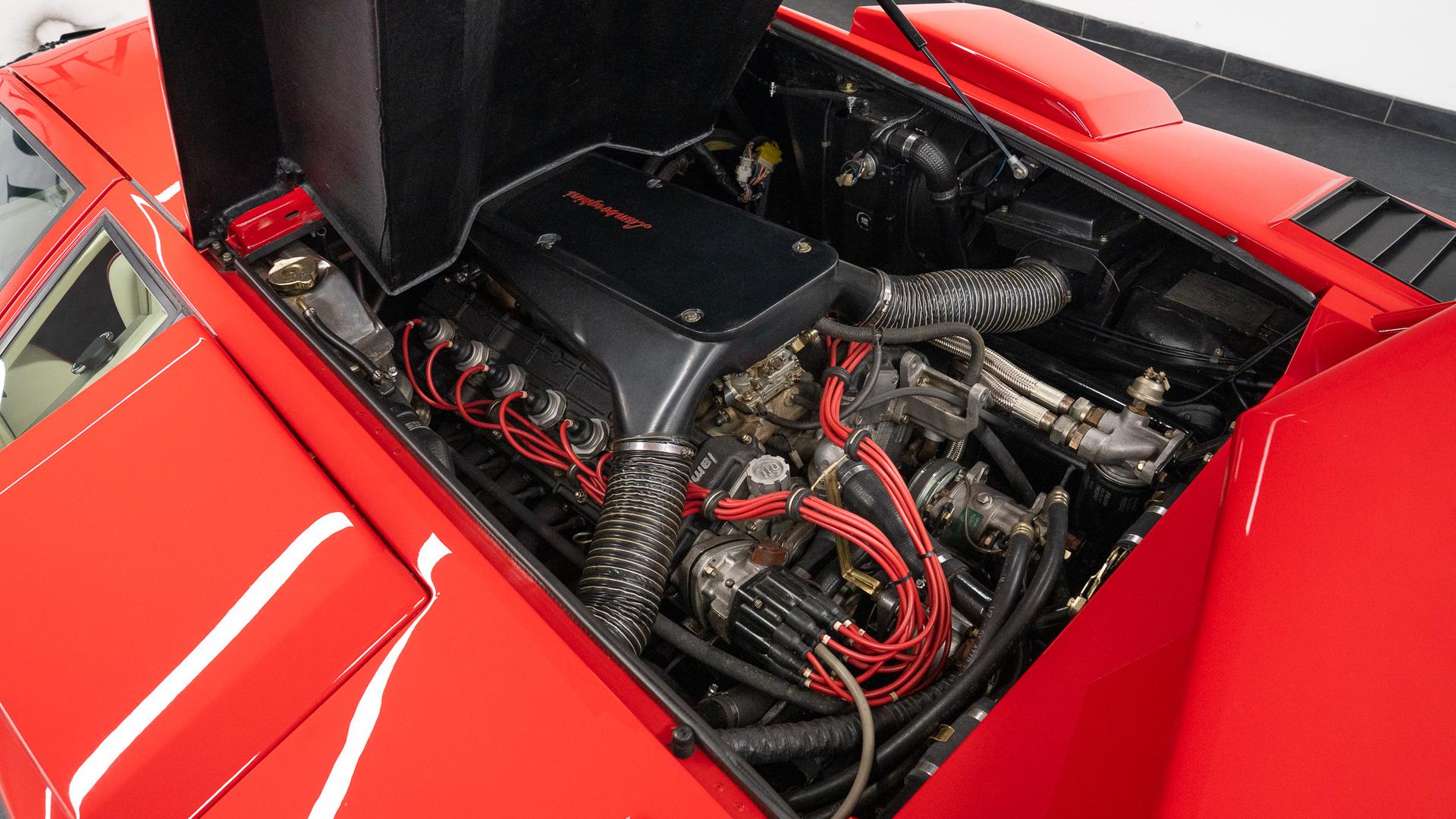 LAMBORGHINI Countach Photo b1698cbc-e7a8-410e-908b-562971a4890f.jpg